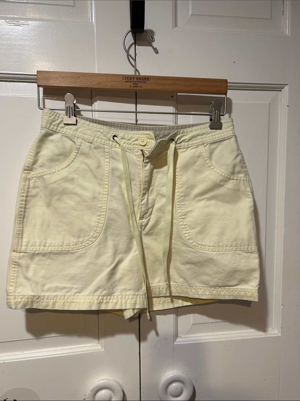 St. John's Bay Yellow Drawstring Pocket Shorts 100% cotton preppy